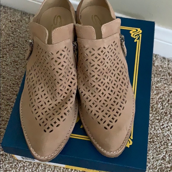 Sbicca cutout mule - Picture 2 of 7